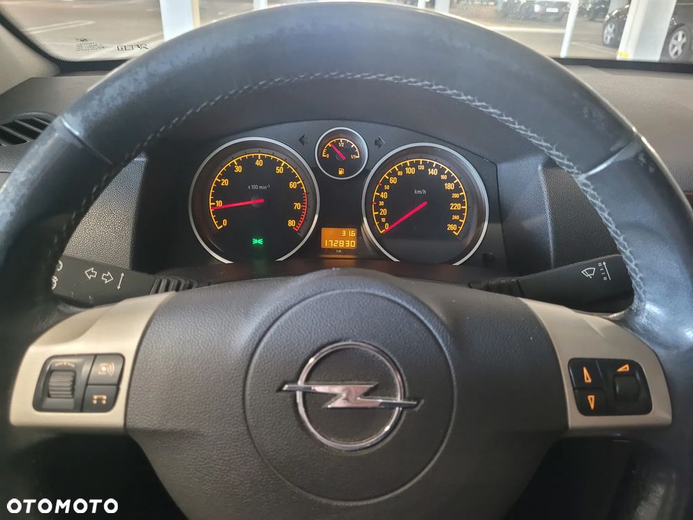 Opel Astra 2.0 Turbo Cosmo - 13