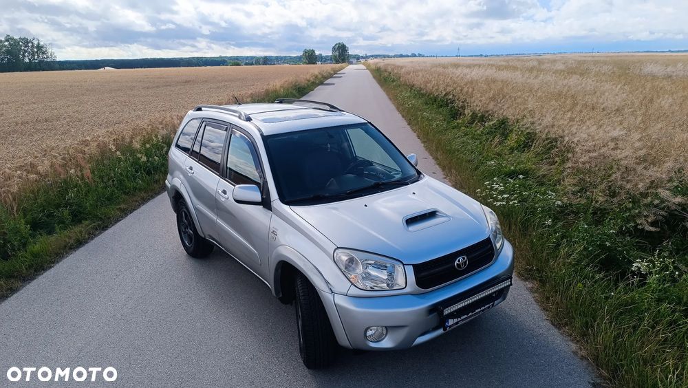 Toyota RAV4 2.0 D-4D 4x4 - 5
