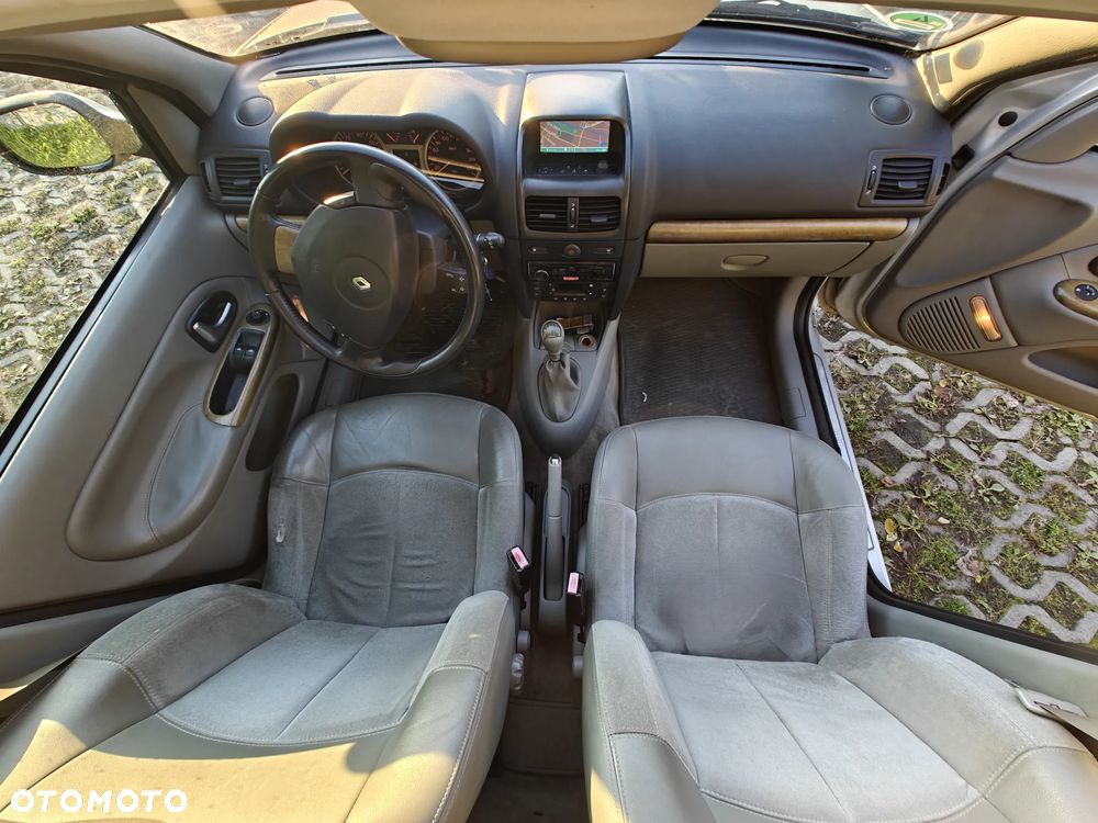 Renault Clio 1.6 16V Initiale - 5