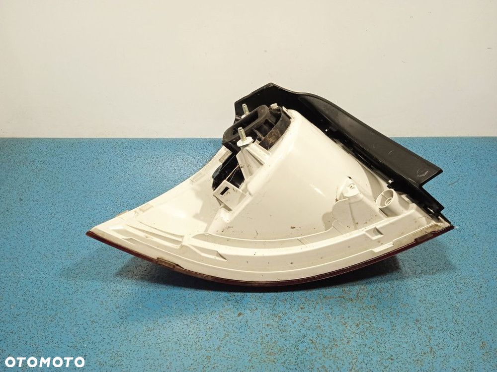 VOLKSWAGEN GOLF V LAMPA TYŁ PRAWA ZEWNĘTRZNA - 6
