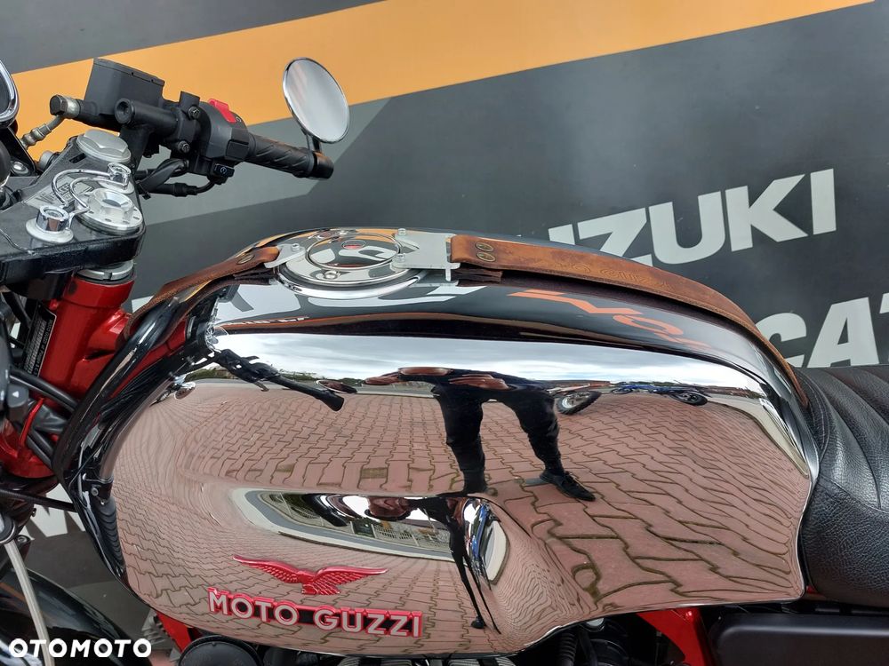 Moto Guzzi V7 - 23