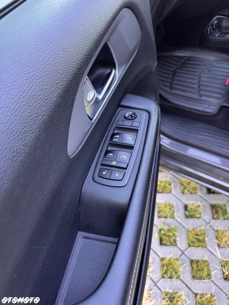 Chrysler Pacifica - 13
