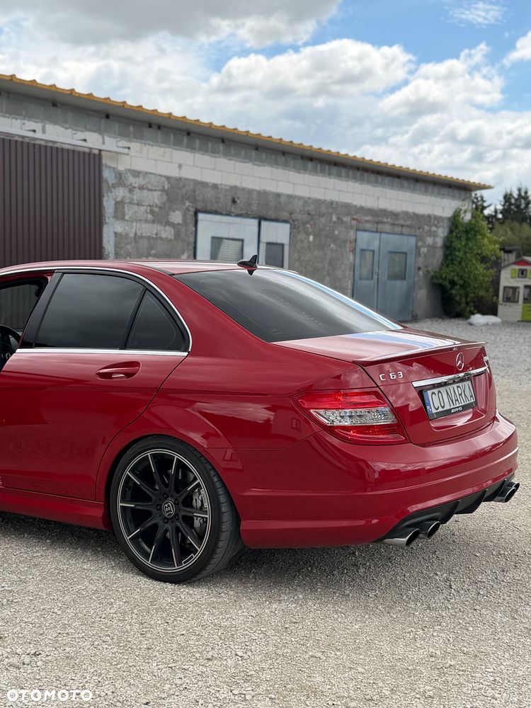 Mercedes-Benz Klasa C 63 AMG - 24