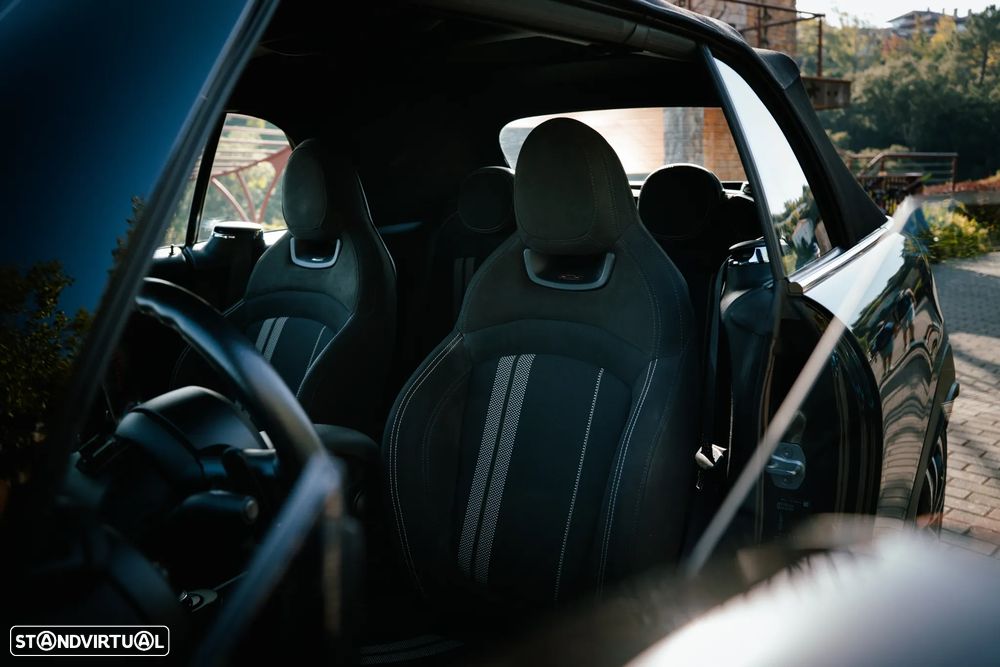 MINI Cabrio John Cooper Works Auto Desportiva - 13