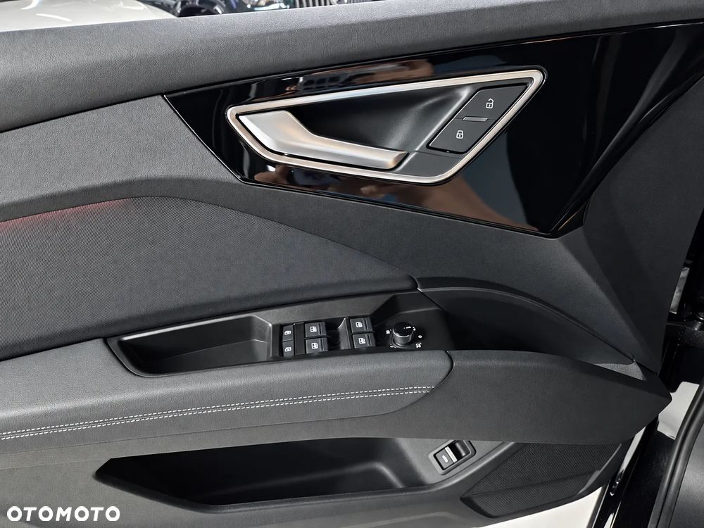 Audi Q4 e-tron - 10
