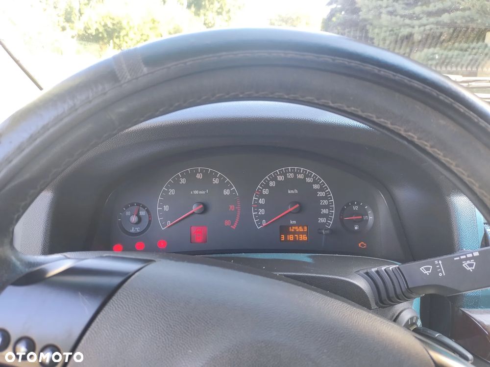 Opel Vectra 1.8 Essentia - 8
