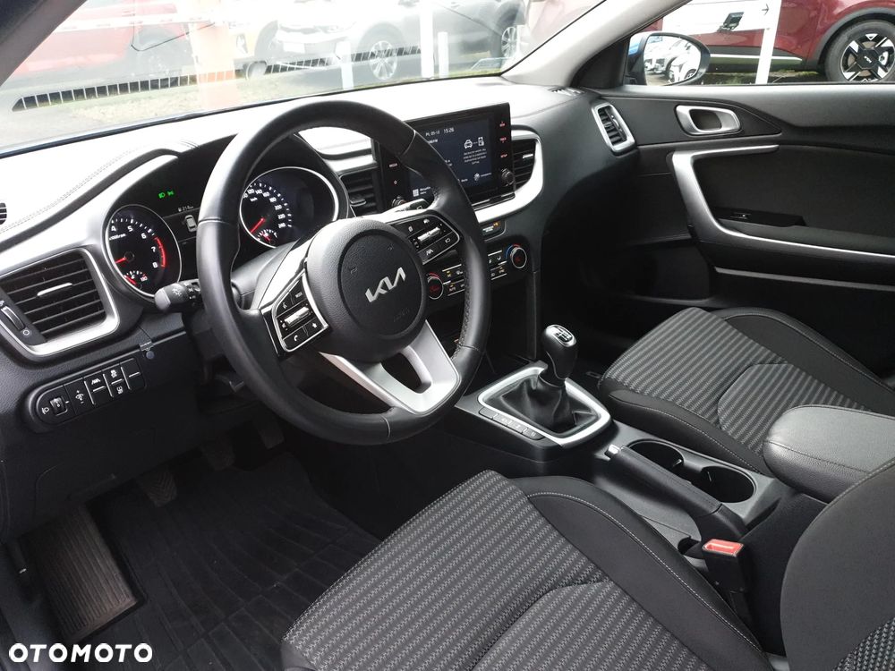 Kia Ceed 1.5 T-GDI M - 9