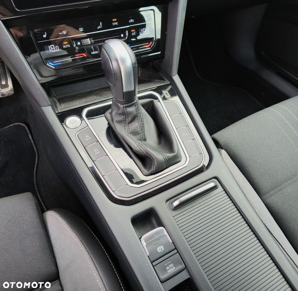 Volkswagen Passat - 23
