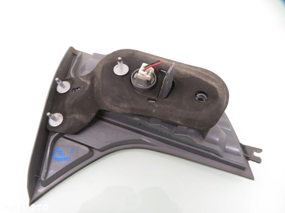 LAMPA PRAWA TYLNA KLAPA HONDA CIVIC VIII SEDAN USA - 3