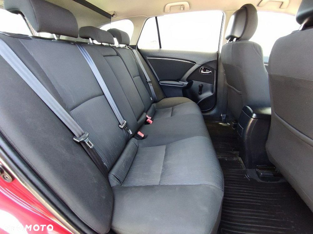 Toyota Avensis - 14