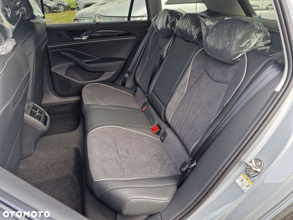 Volkswagen Passat - 15