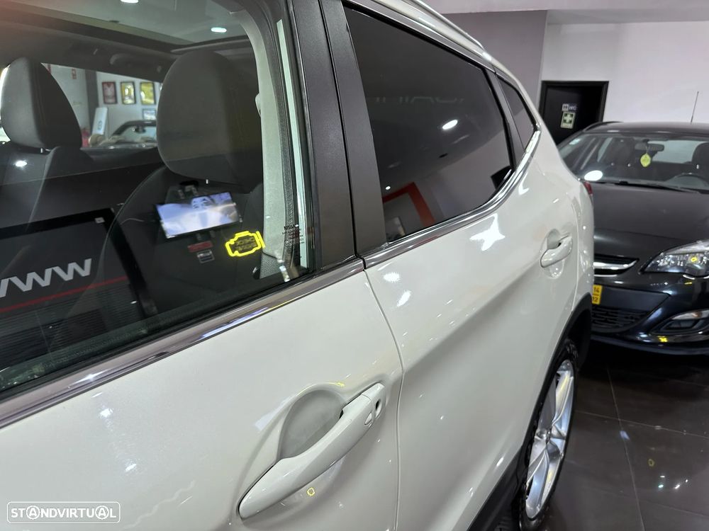 Nissan Qashqai 1.3 DIG-T N-Connecta J18 - 32