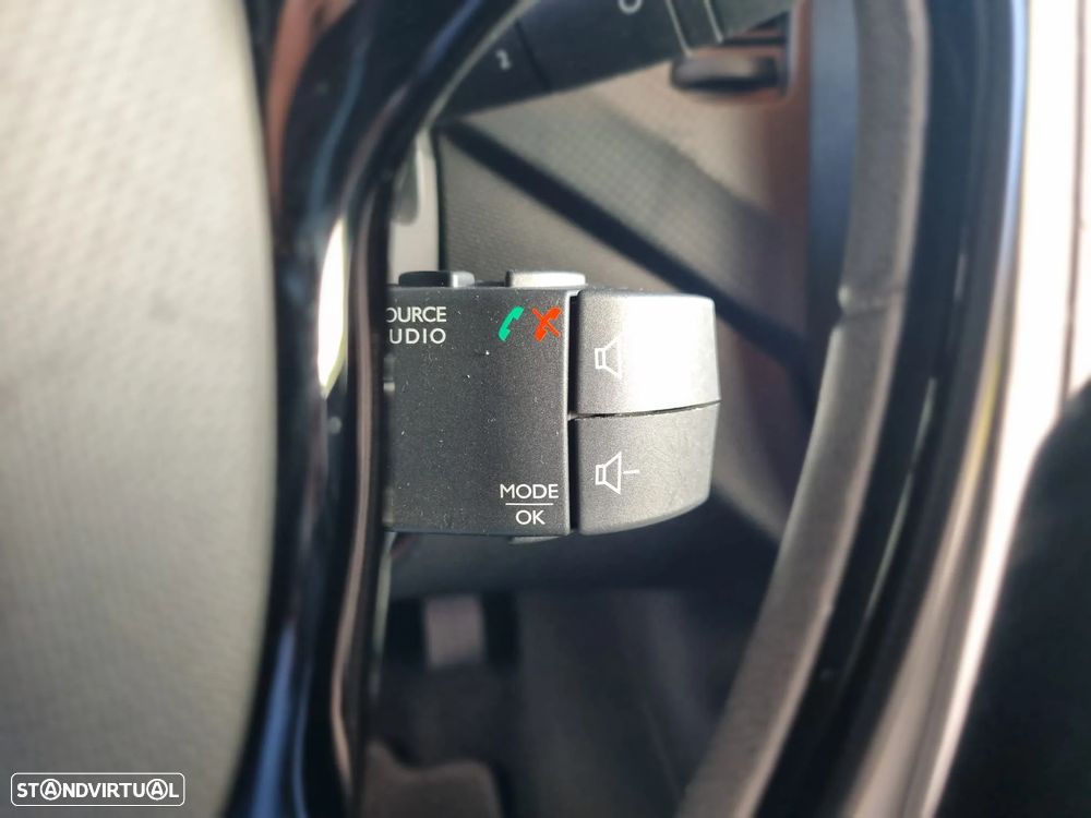 Renault Captur 1.2 TCe Exclusive EDC - 23