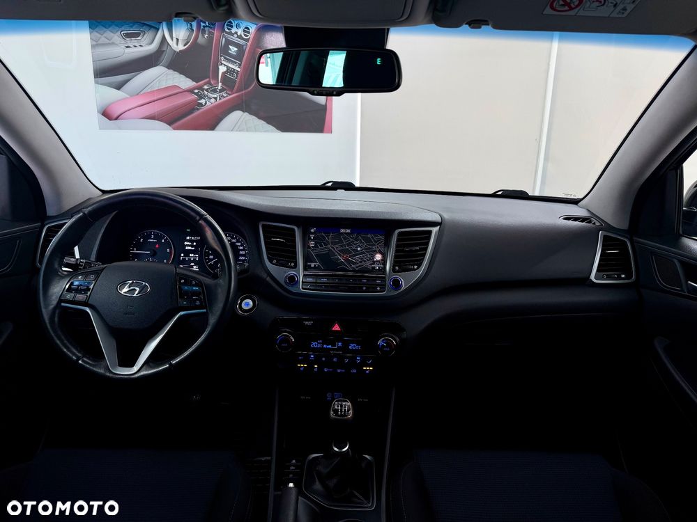 Hyundai Tucson 2.0 CRDI BlueDrive Style 2WD - 29