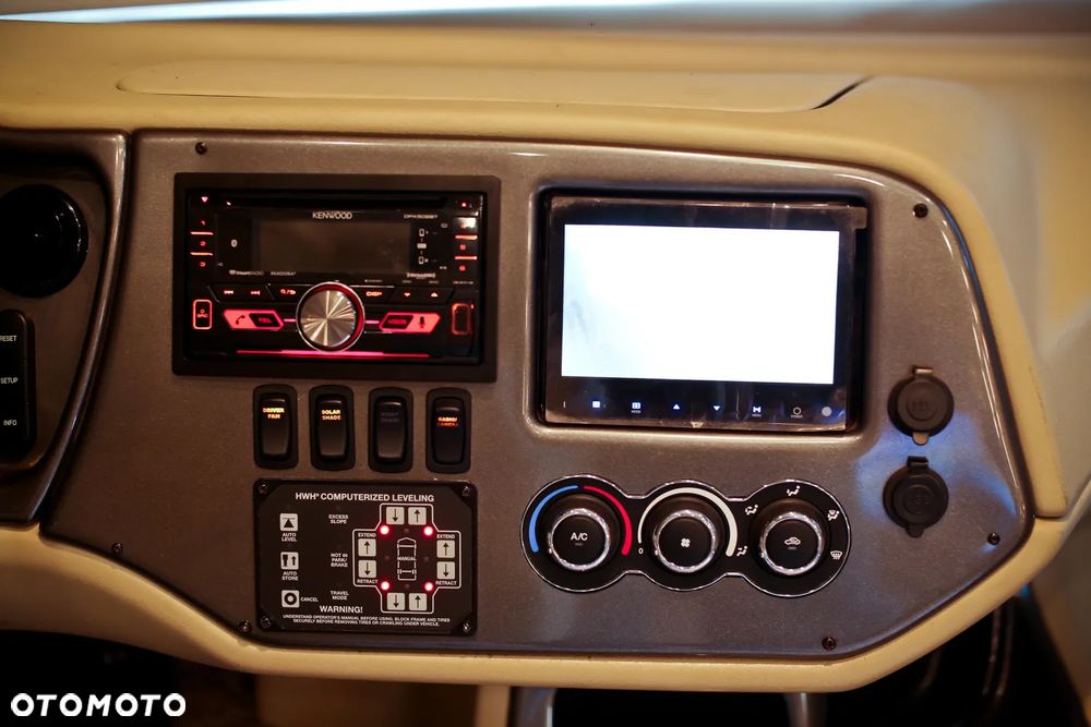 Ford F53 Tiffin - 38