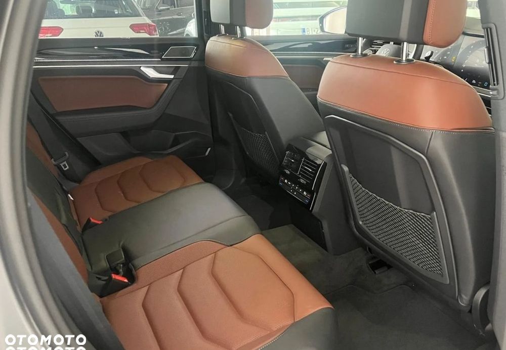 Volkswagen Touareg - 15