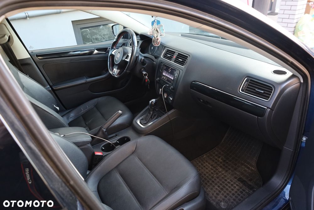 Volkswagen Jetta - 15