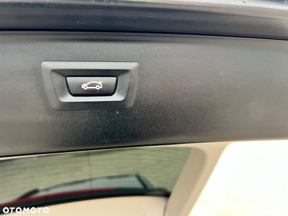 BMW Seria 5 525d - 11