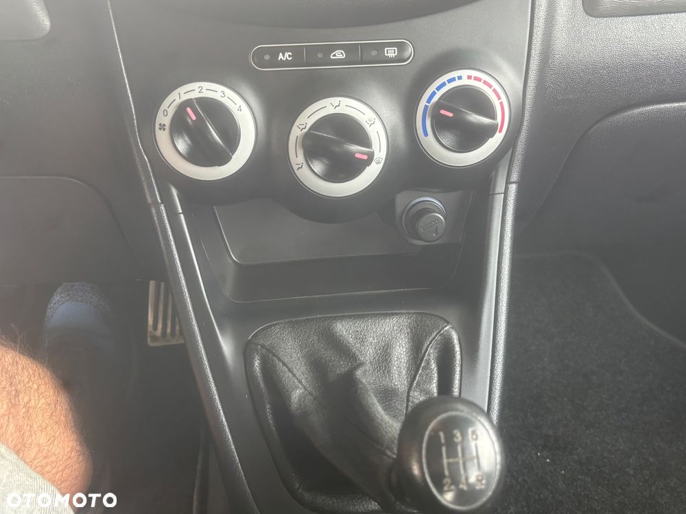 Hyundai i10 1.1 Style - 4