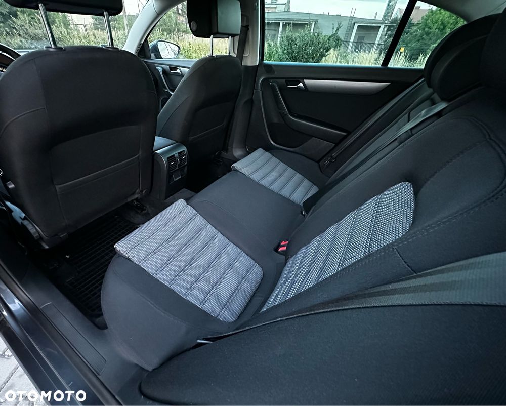 Volkswagen Passat - 6