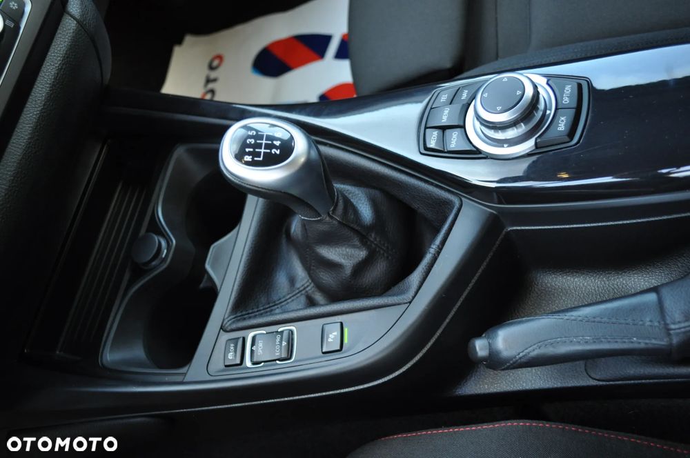 BMW Seria 1 116i - 39