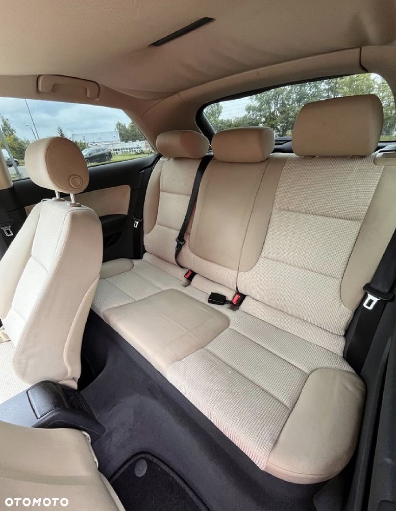 Audi A3 3-drzwiowe 2.0 FSI Ambiente - 10