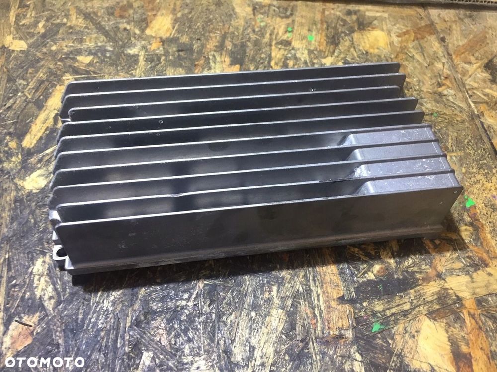 AUDI A4 B8 A5 WZMACNIACZ BANG OLUFSEN 8T0035223S - 4