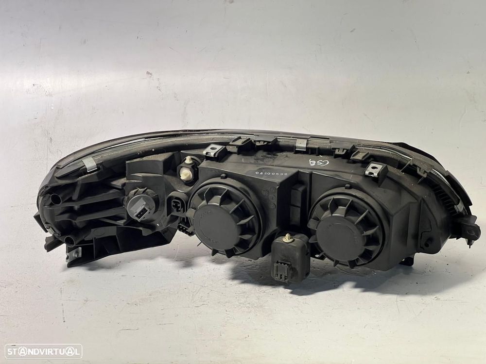 Farol Esq VOLVO V70 II (285) REF. 087731114L - 3