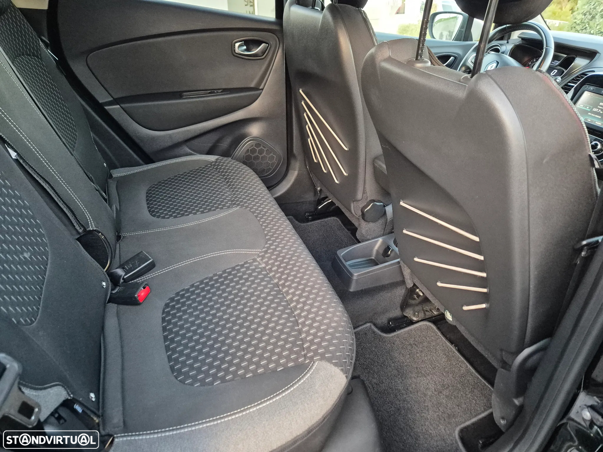 Renault Captur 1.5 dCi Exclusive XMOD - 8