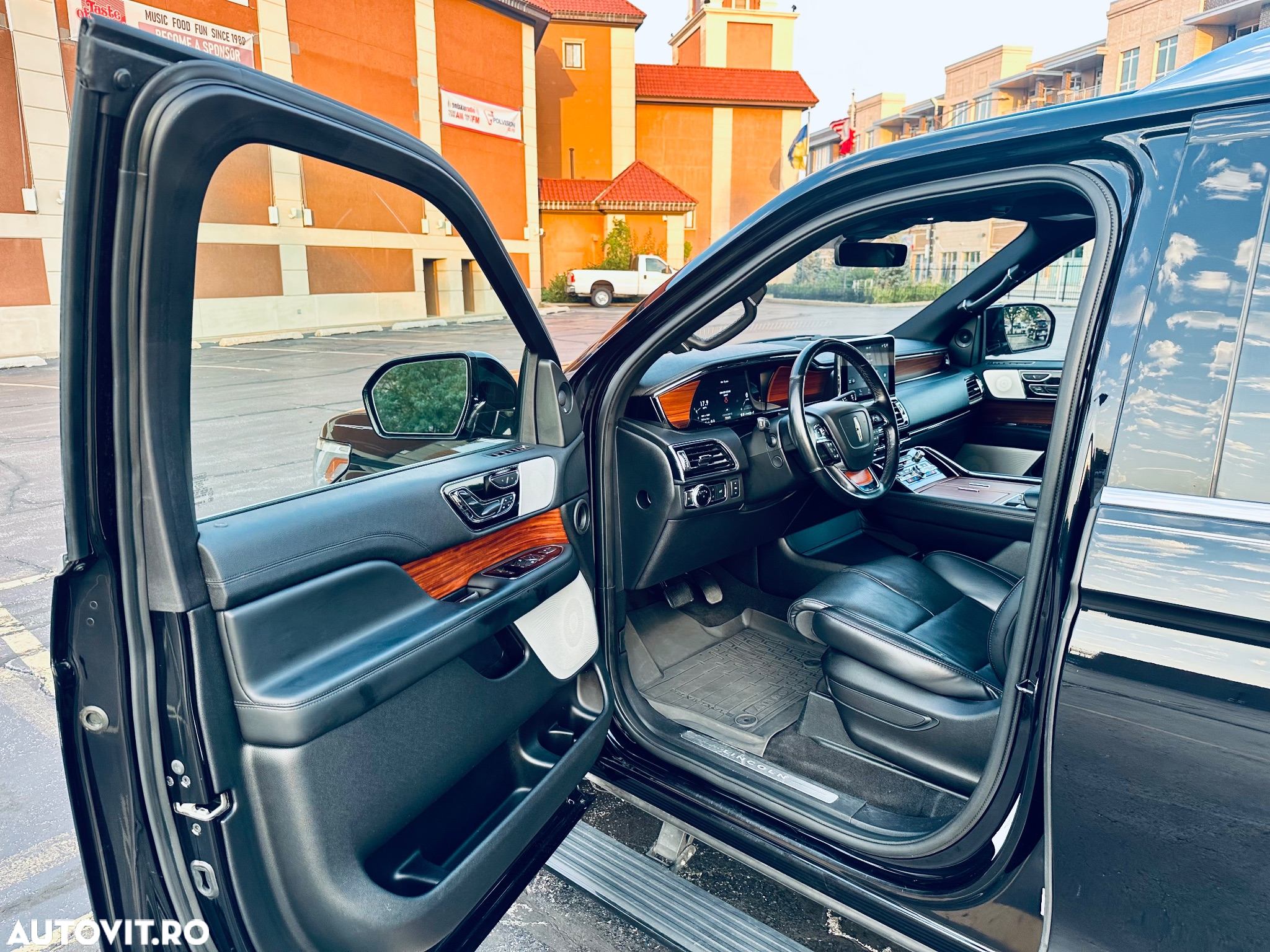 Lincoln Navigator - 19