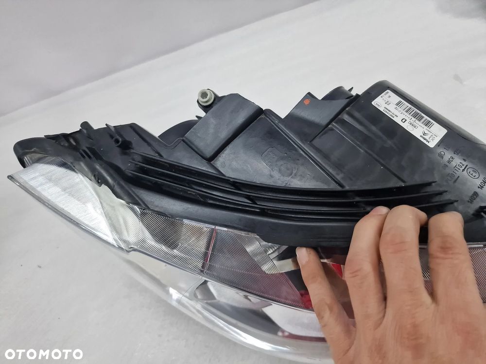 PEUGEOT 301 12- PRAWA LAMPA PRZEDNIA PRZÓD , NR 9675138980 , NR AUKCJI LA264 - 9