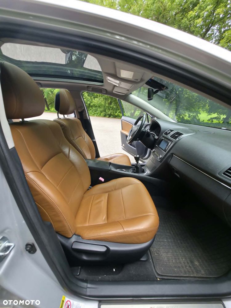 Toyota Avensis 1.8 Premium EU5 - 8