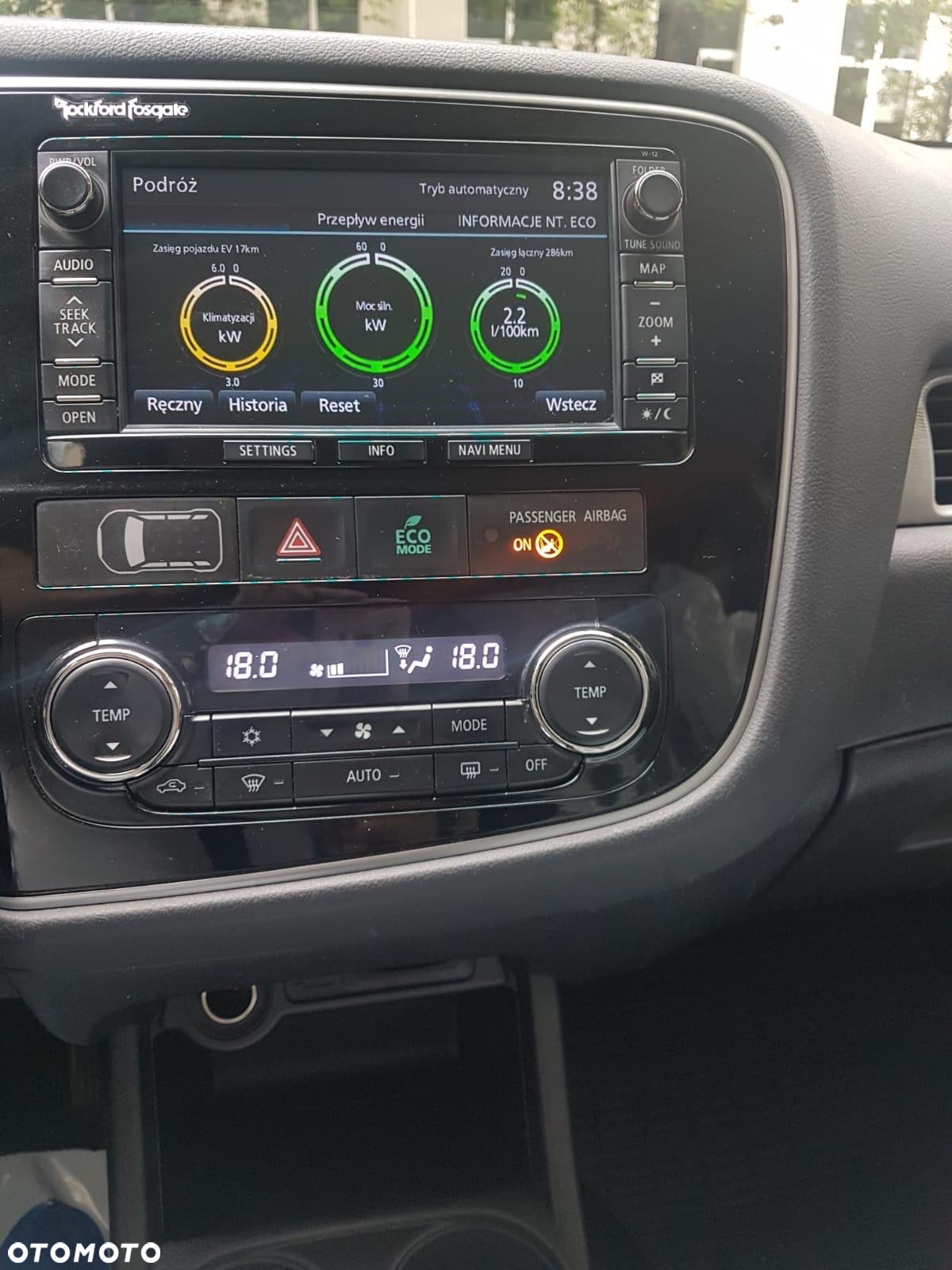 Mitsubishi Outlander 2.0 4WD Plug-In Hybrid - 7