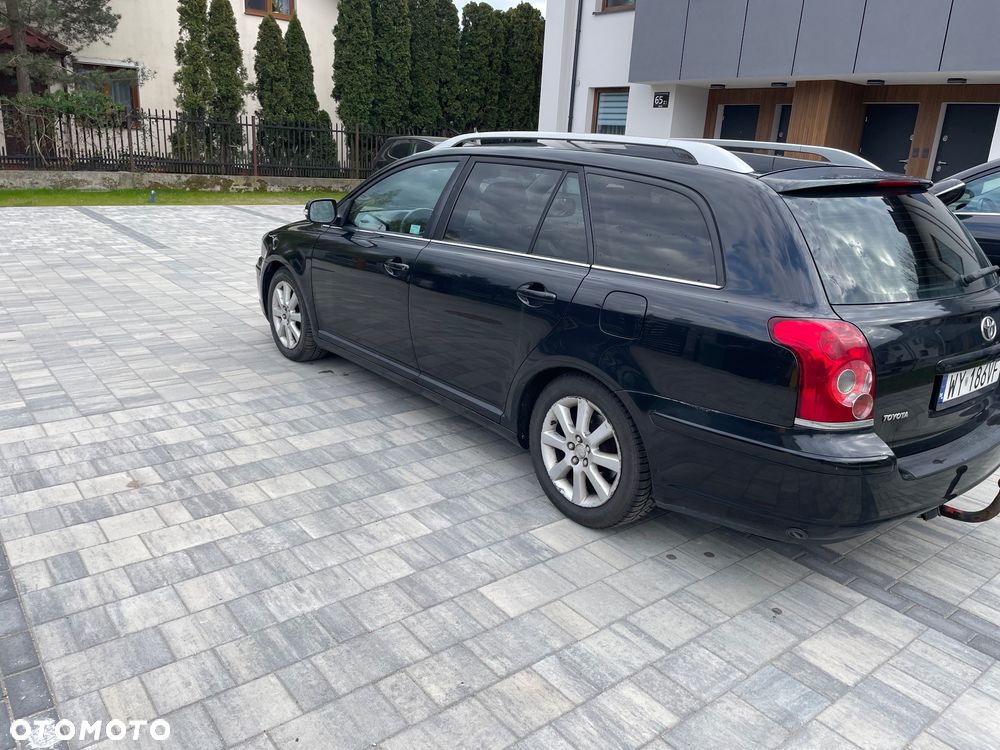 Toyota Avensis 1.8 VVT-i Sol Premium - 4