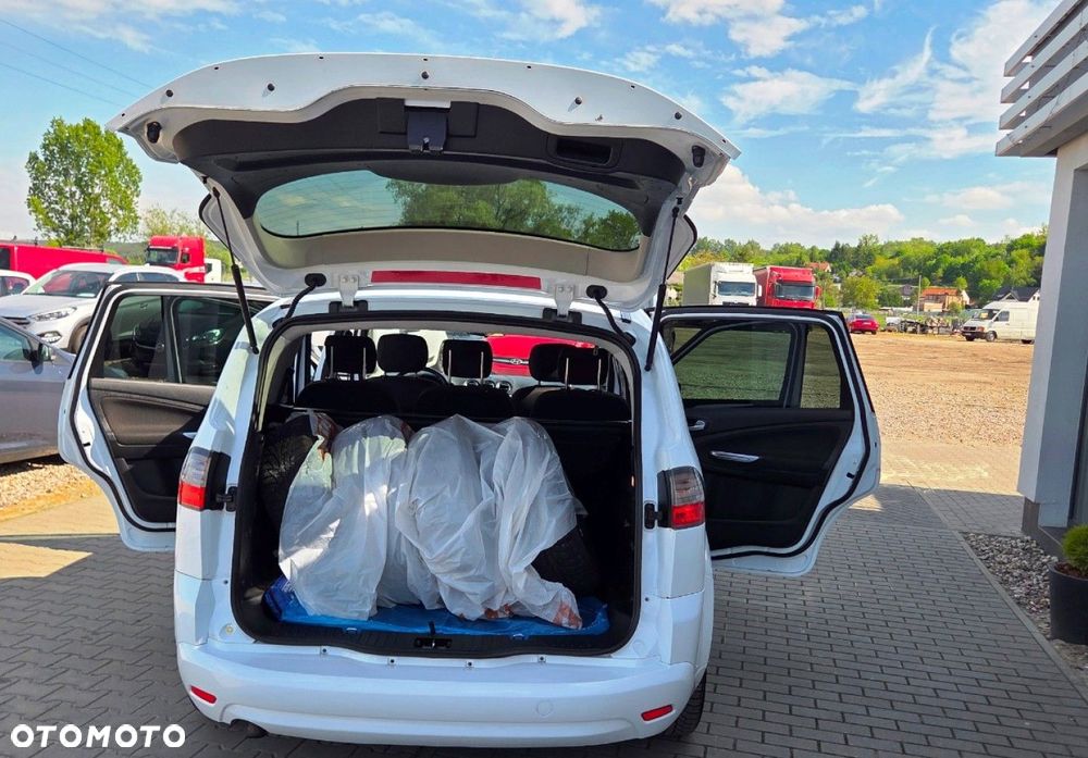 Ford S-Max - 31