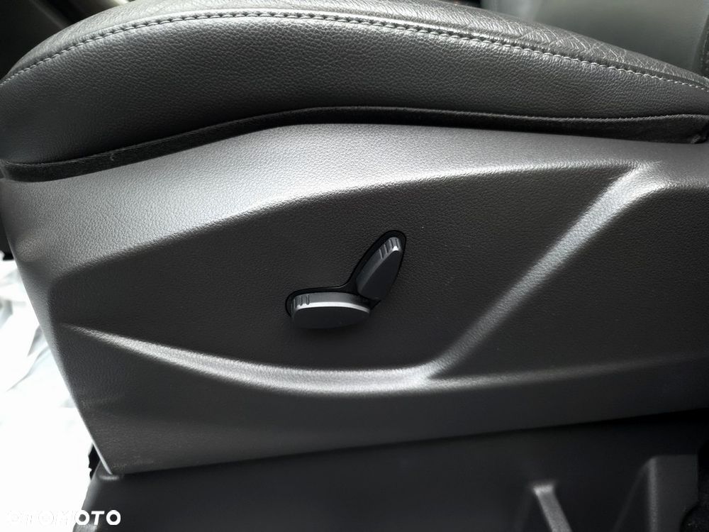 Ford Grand C-MAX - 22