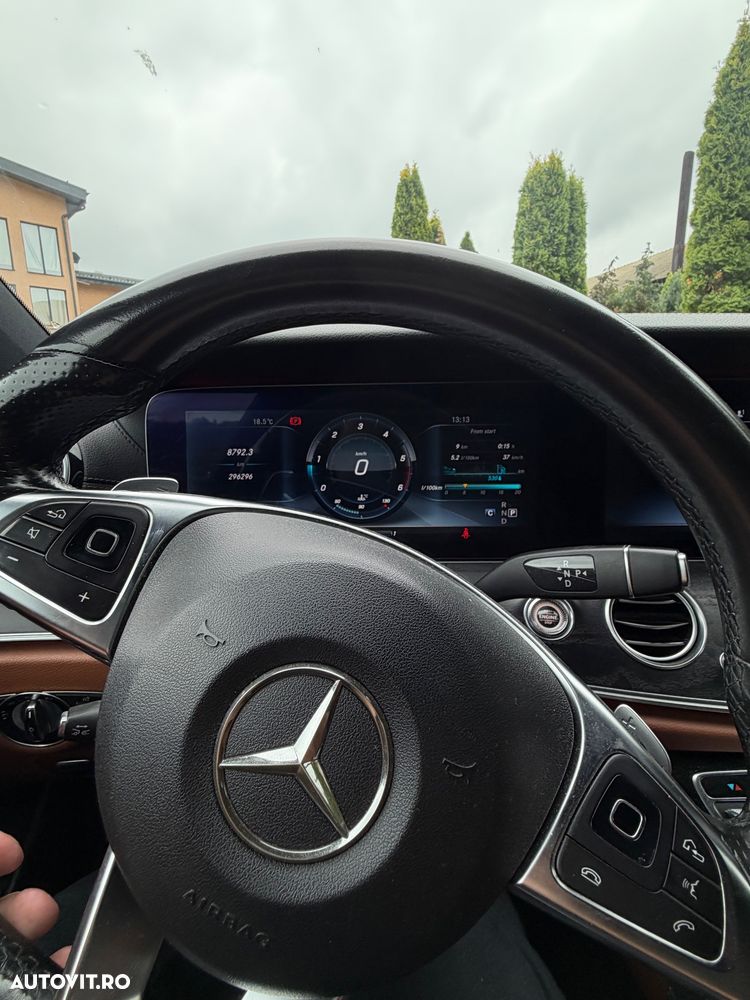 Mercedes-Benz E - 8
