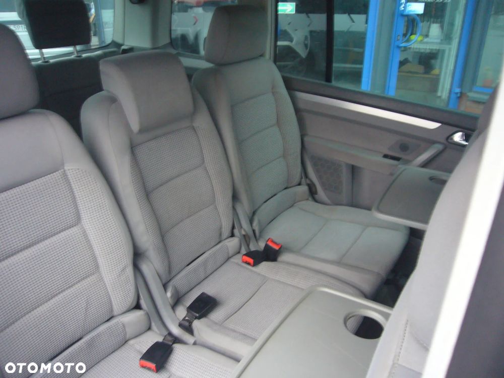 Volkswagen Touran 2.0 TDI DPF Highline - 17