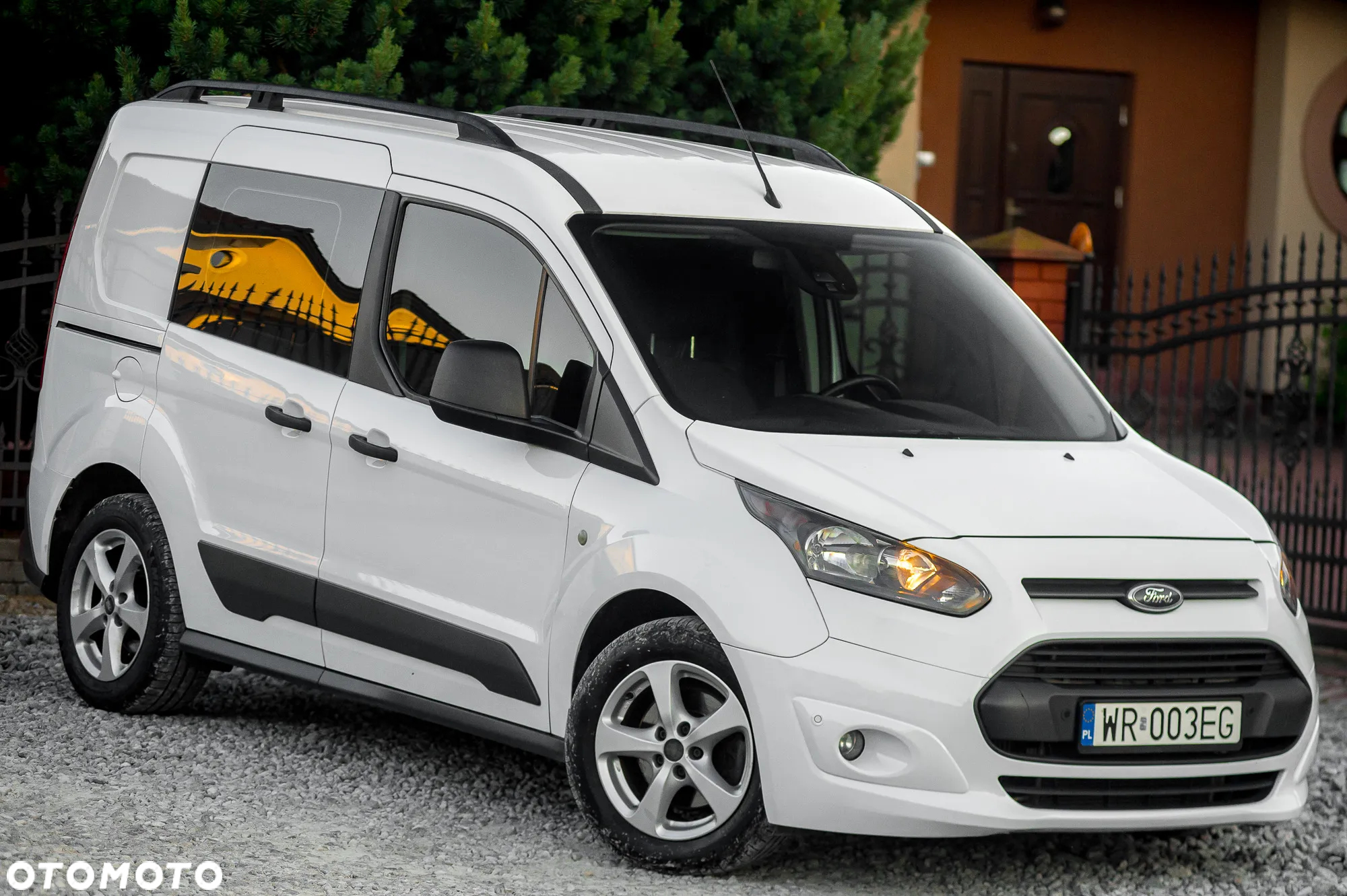 Ford Tourneo Connect 1.5 TDCi Start-Stop Titanium - 3