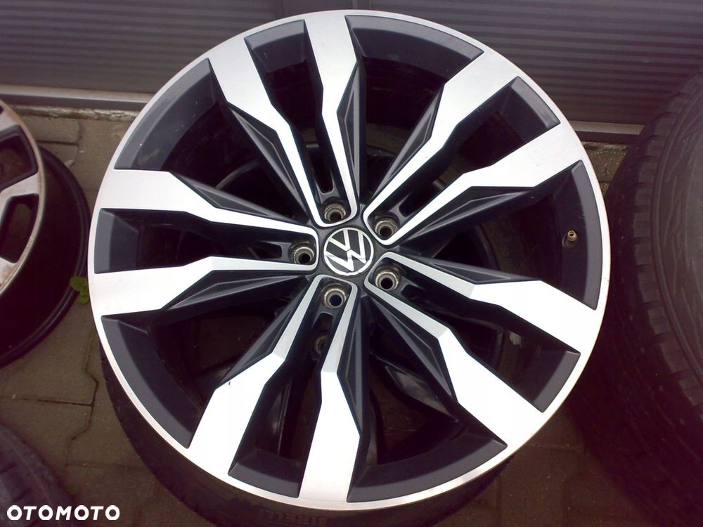 vw atlas cross sport 2020 - koło orginał felga aluminiowa 21'' idealna - 1