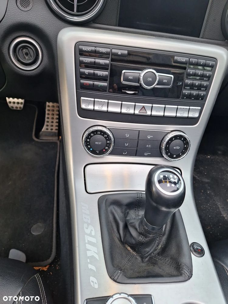 Mercedes-Benz SLK 200 (BlueEFFICIENCY) CarbonLOOK Edition - 13