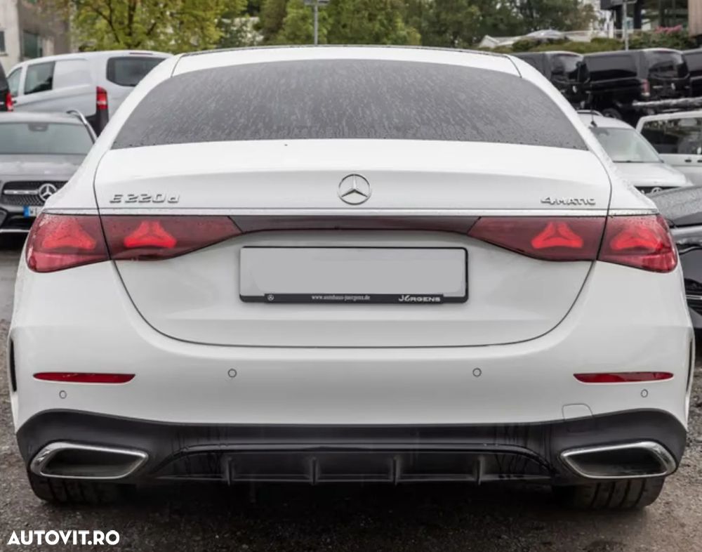 Mercedes-Benz E 220 d 4MATIC 9G-TRONIC Edition AMG Line - 4