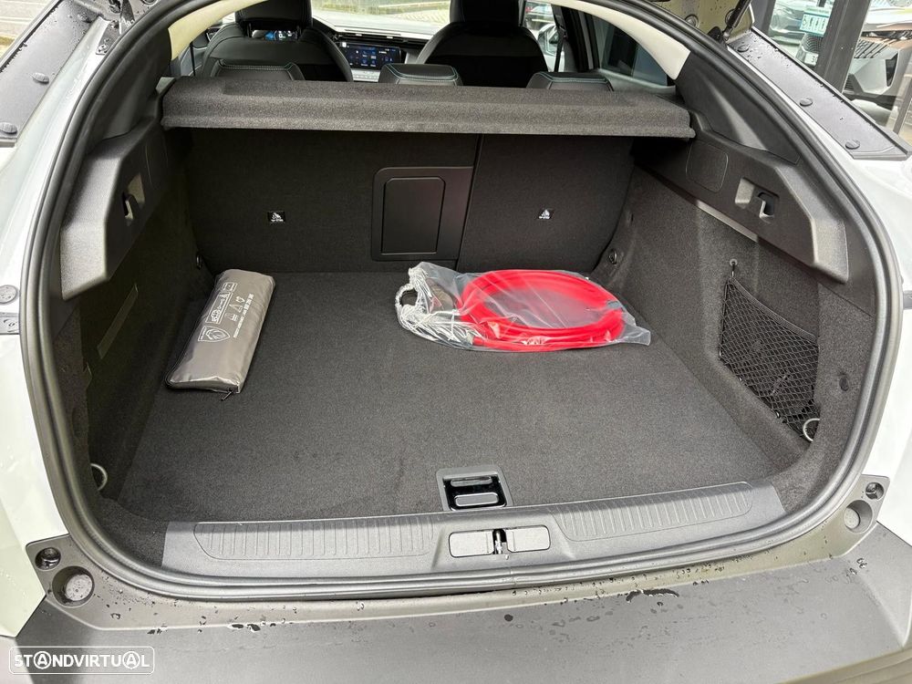 Peugeot E-408 58 kWh Allure - 11