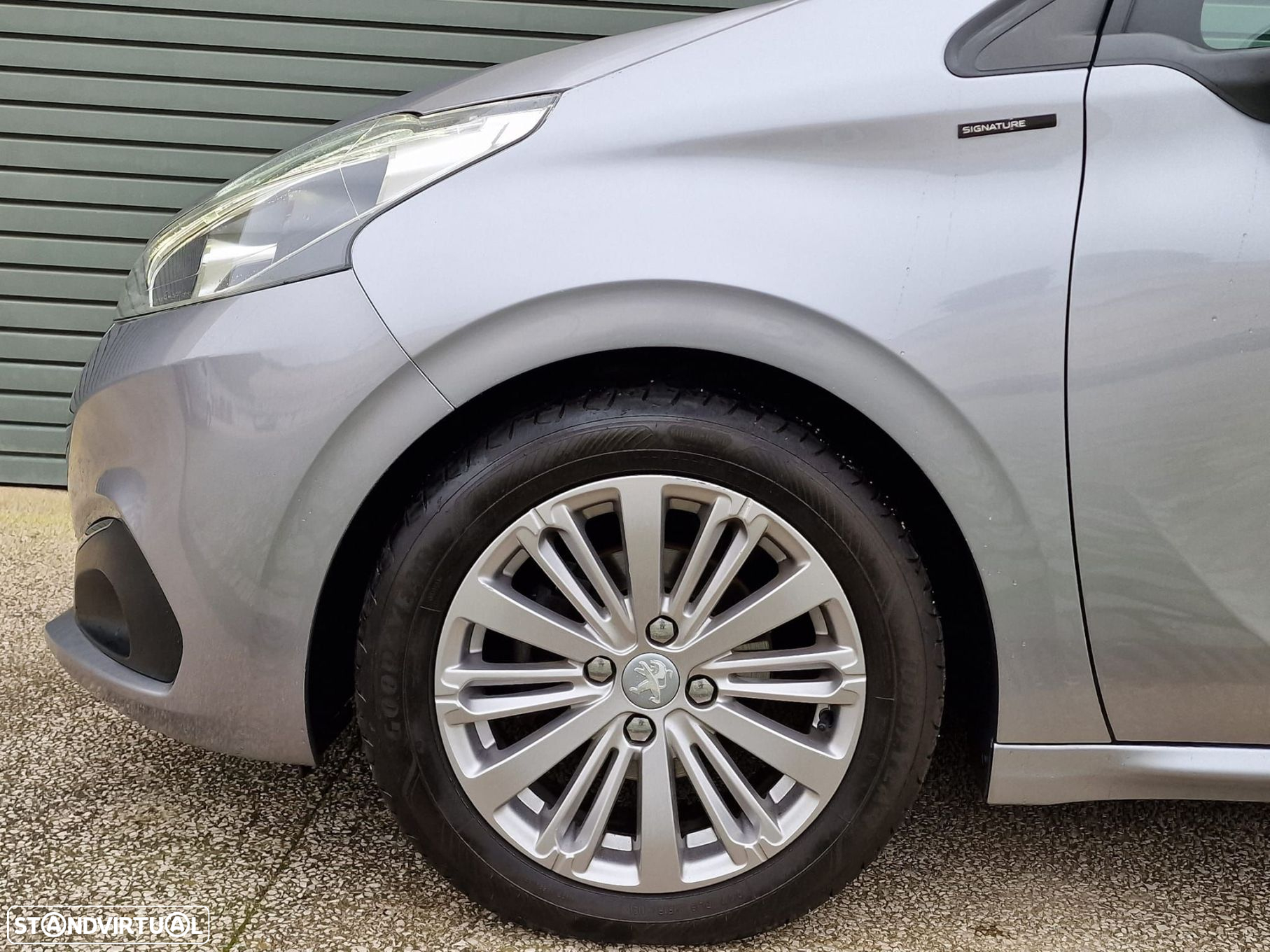 Peugeot 208 - 6