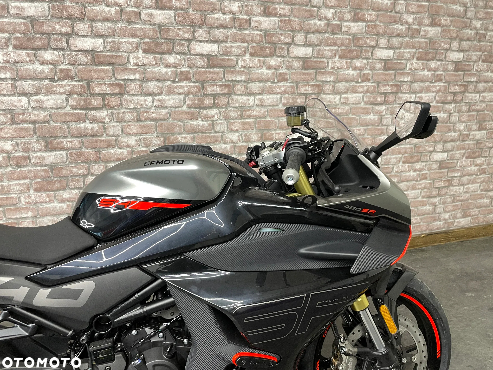CFMoto SR - 12