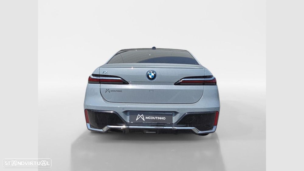 BMW i7 xDrive60 Pack Desportivo M - 6