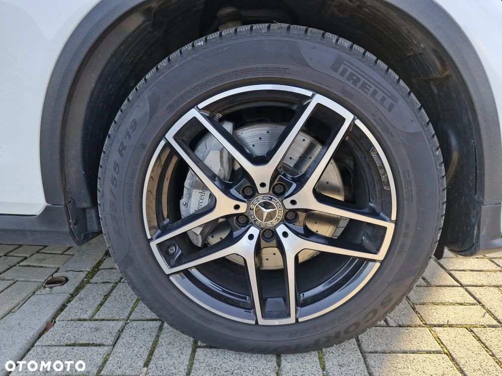 Mercedes-Benz GLC - 40