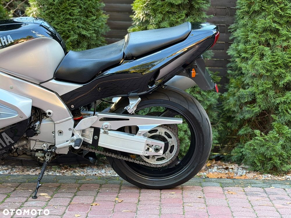 Yamaha YZF - 20