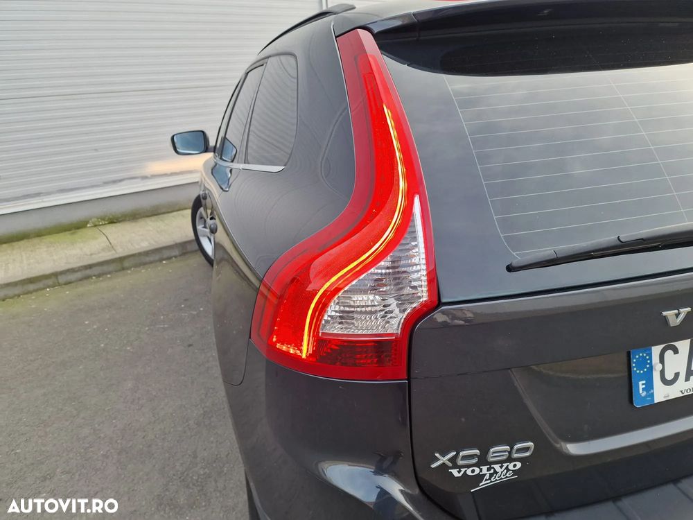 Volvo XC 60 2.4D AWD RDesign - 29