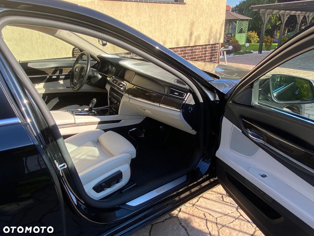 BMW Seria 7 740d xDrive - 15